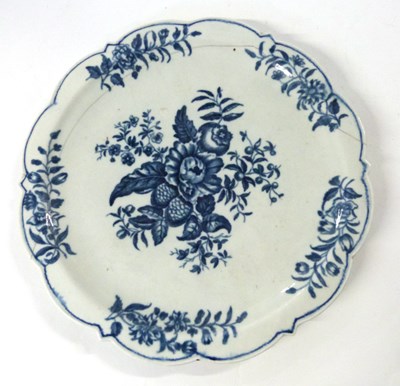 Lot 386 - Large 18th Century Worcester porcelain plate...