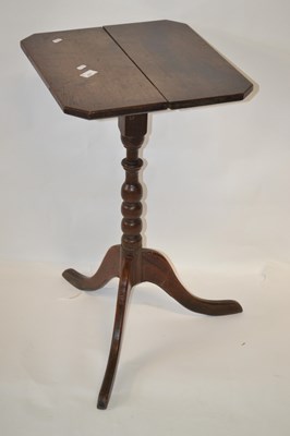 Lot 517 - A small Georgian oak wine table, the octagonal...