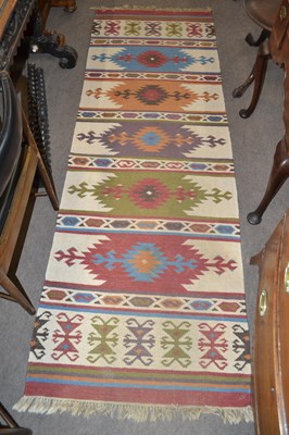 Lot 569 - 20th Century Kilim rug decorated with a banded...