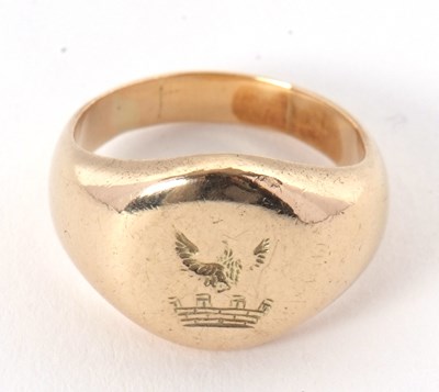 Lot 201 - A signet ring, unmarked, (tests as approx....