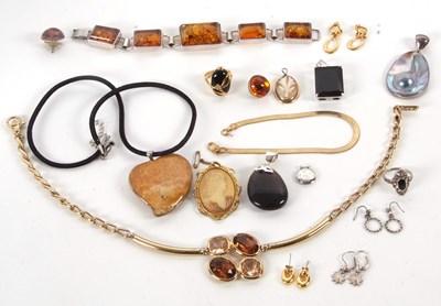 Lot 245 - A mixed lot of jewellery: to include an amber...