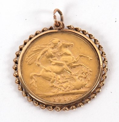 Lot 203 - A sovereign pendant, the 1910 sovereign in 9ct...