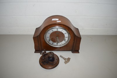 Lot 19 - MIXED LOT COMPRISING SMITHS ENFIELD MANTEL...