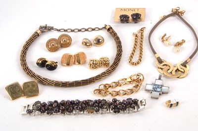 Lot 250 - A mixed lot of costume jewellery, to include...