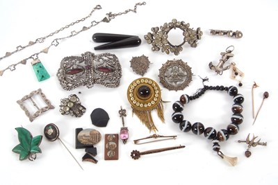 Lot 230 - A mixed lot of jewellery: to include silver,...