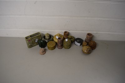Lot 92 - MIXED LOT ; VARIOUS SMALL HARDSTONE AND...