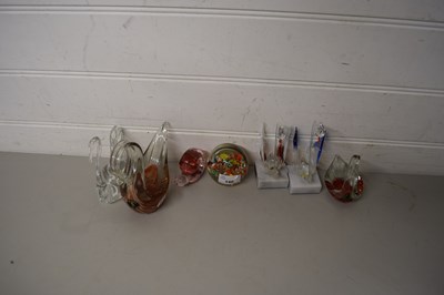 Lot 140 - COLLECTION VARIOUS ART GLASS SWANS TO INCLUDE...