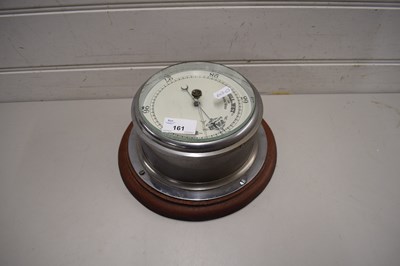 Lot 161 - VINTAGE SHIP'S BULKHEAD ANEROID BAROMETER IN...