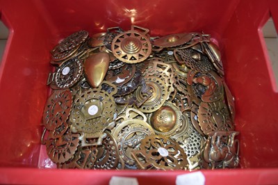 Lot 163 - BOX OF VARIOUS HORSE BRASSES