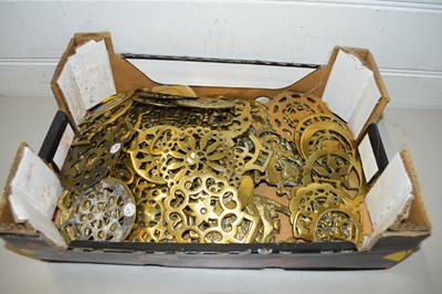 Lot 173 - BOX OF HORSE BRASSES