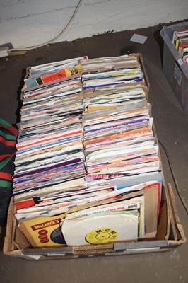 Lot 579 - ONE BOX OF SINGLES