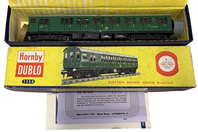 Lot 45 - A boxed Hornby Dublo 00 gauge 3-rail Electric...