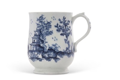 Lot 90 - A Lowestoft porcelain tankard circa 1765 with...