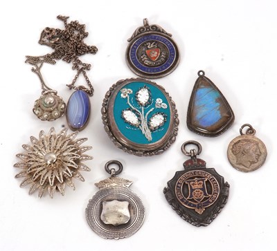 Lot 193 - A mixed lot of silver and white metal...