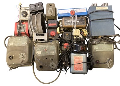 Lot 114 - ONE BOX: Various model railway controller...
