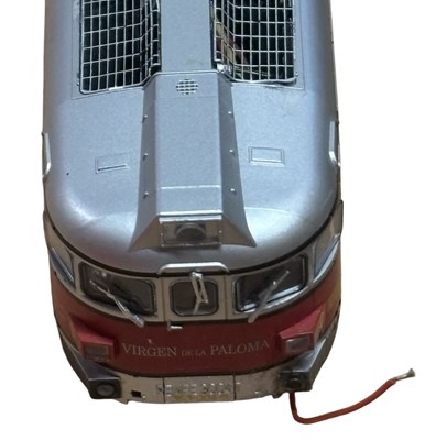 Lot 74 - A Talgo 00 gauge engine and 2-part coaches