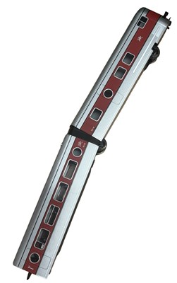 Lot 74 - A Talgo 00 gauge engine and 2-part coaches