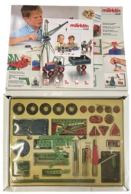 Lot 265 - A boxed Marklin Metall building kit, M30...