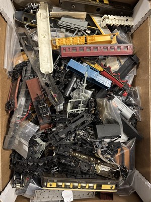 Lot 90 - A large box of 00 gauge rolling stock train parts