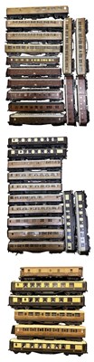 Lot 80 - A large collection of various 00 gauge model...