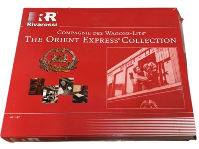 Lot 30 - A boxed Rivarossi 00 gauge HR4075 CIWL set in...
