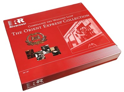 Lot 29 - A boxed Rivarossi 00 gauge HR4075 CIWL set in...