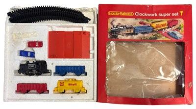 Lot 8 - A boxed Hornby 00 gauge R533 Clockwork Superset