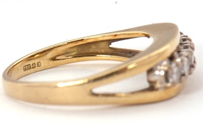Lot 53 - An 18ct diamond ring, set with five round...