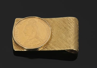 Lot 311 - A sovereign mounted money clip, with textured...