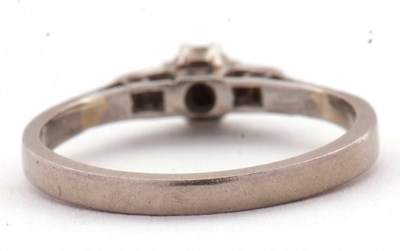 Lot 21 - A diamond ring, set with a European cut...
