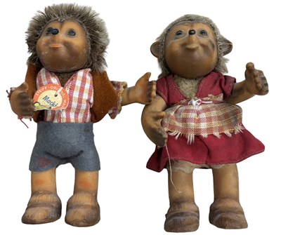 Lot 382 - A pair of vintage Steiff hedgehogs, Macki and...
