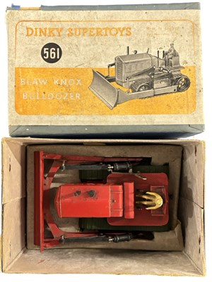 Lot 119 - A boxed Dinky Super Toy 561 Blaw Knox Bulldozer