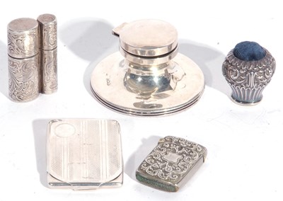 Lot 124 - Mixed Lot: George V small silver capstan...