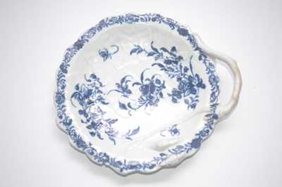 Lot 282 - A Worcester dish in the Blind Earl pattern...