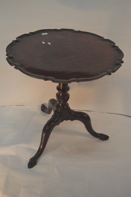 Lot 408 - A Georgian mahogany snap top table, the card...