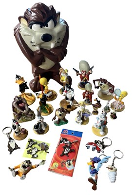 Lot 80 - A collection of various Looney Tunes figurines...