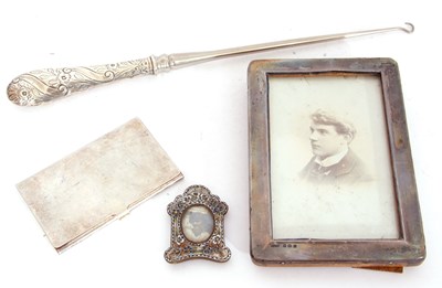 Lot 183 - Mixed Lot: large Victorian handled button hook,...