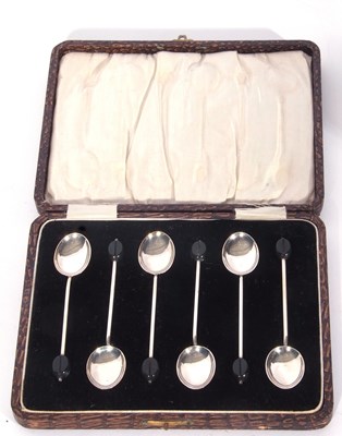 Lot 202 - Cased George V set of six silver bean end...
