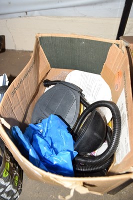 Lot 587 - Box of various modern kitchen wares, foot...