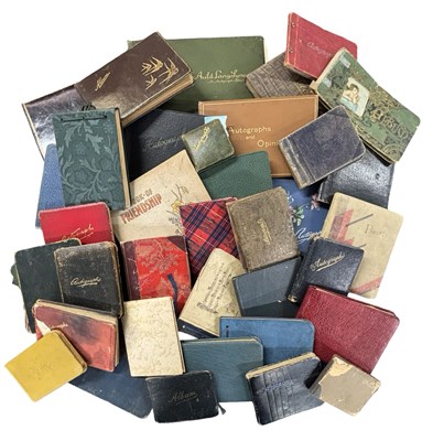 Lot 1062 - One box of friendship books and art books,...