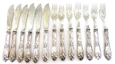 Lot 42 - Mixed Lot: thirteen Continental fish eaters,...