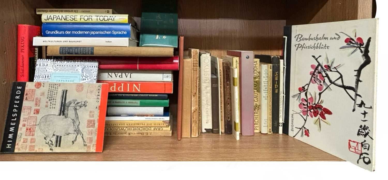 Lot 105 - JAPAN. A library of Japan art reference books....