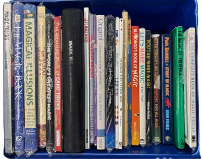 Lot 887 - ONE BOX: Large format contemporary magic,...