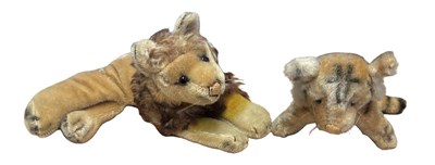Lot 281 - A pair of vintage stuffed mohair toys [likely...