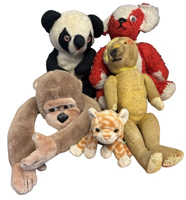 Lot 283 - A mixed lot of various vintage soft toys, to...