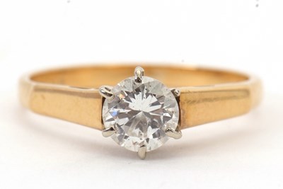 Lot 43 - A diamond solitaire ring, the round brilliant...