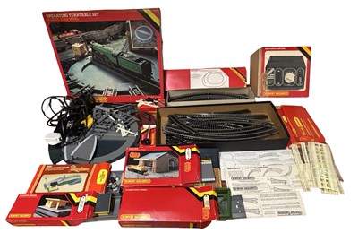 Lot 52 - A mixed lot of various boxed Triang/Hornby 00...