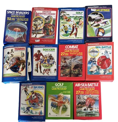 Lot 315 - A collection of various vintage Atari games