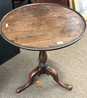Lot 409 - A George III mahogany supper table with...
