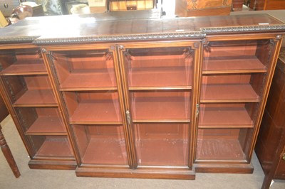 Lot 524 - A good quality Edwardian mahogany and line...